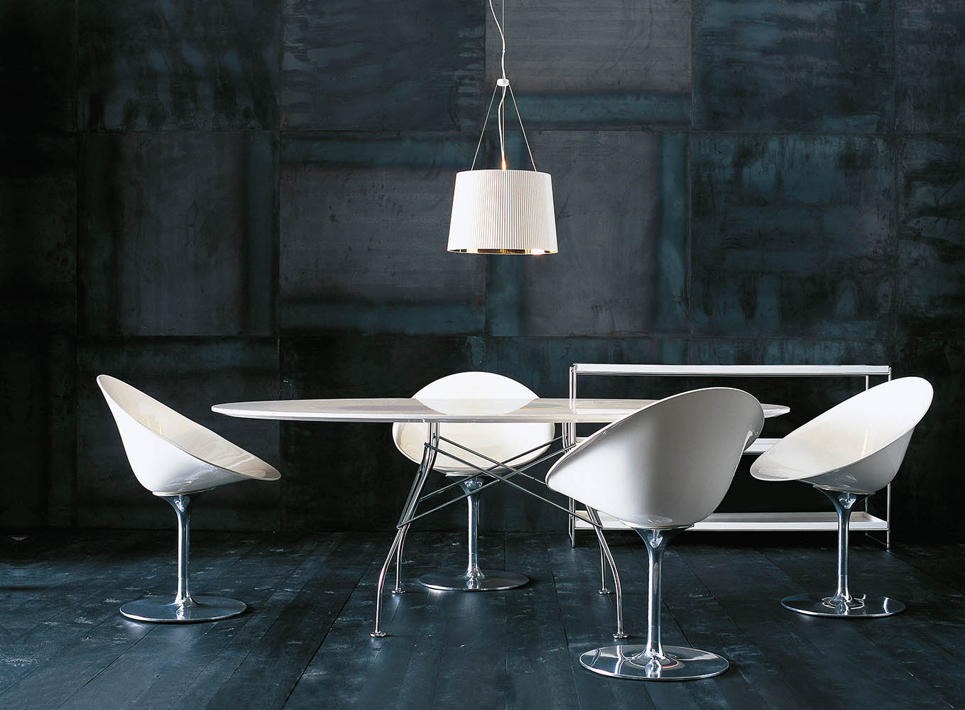 Kartell Glossy Round Table by Antonio Citterio & Oliver Löw thumbnail 4