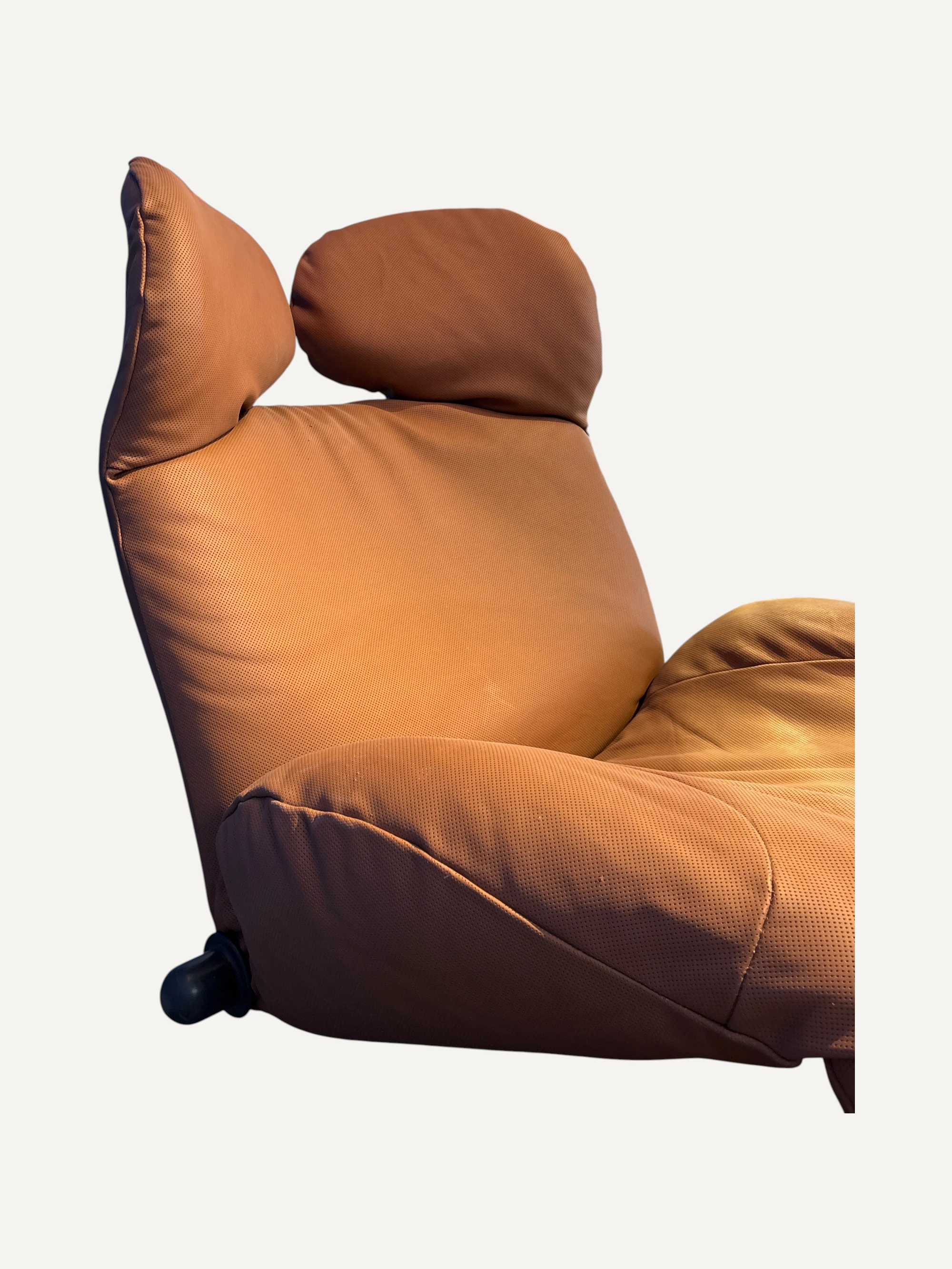 Original Cassina Wink 111 Lounge Chair by Toshiyuki Kita thumbnail 2