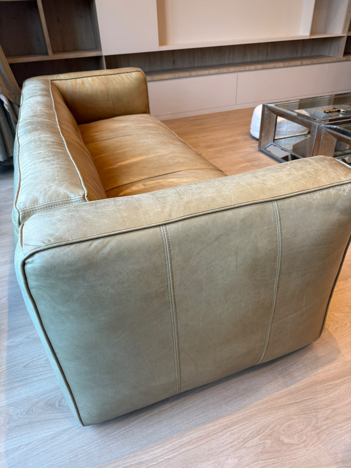 Flamant Cognac Leather Sofa thumbnail 5