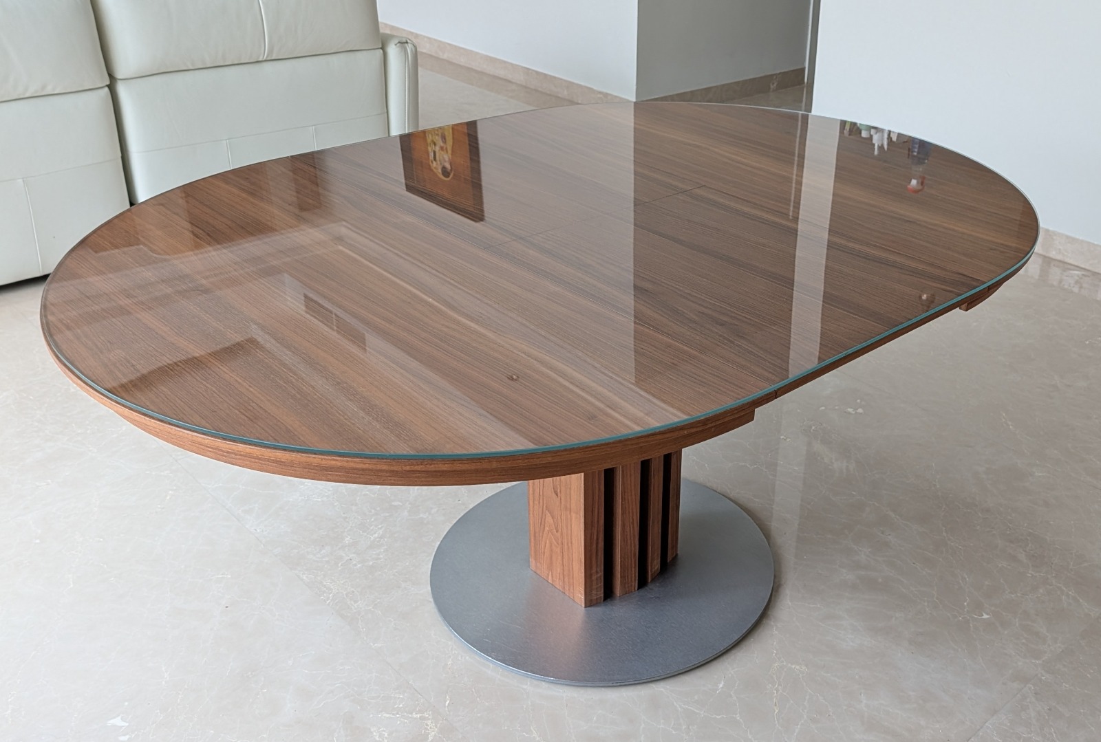 Venjakob CHI Extendable Dining Table – Walnut Finish thumbnail 3