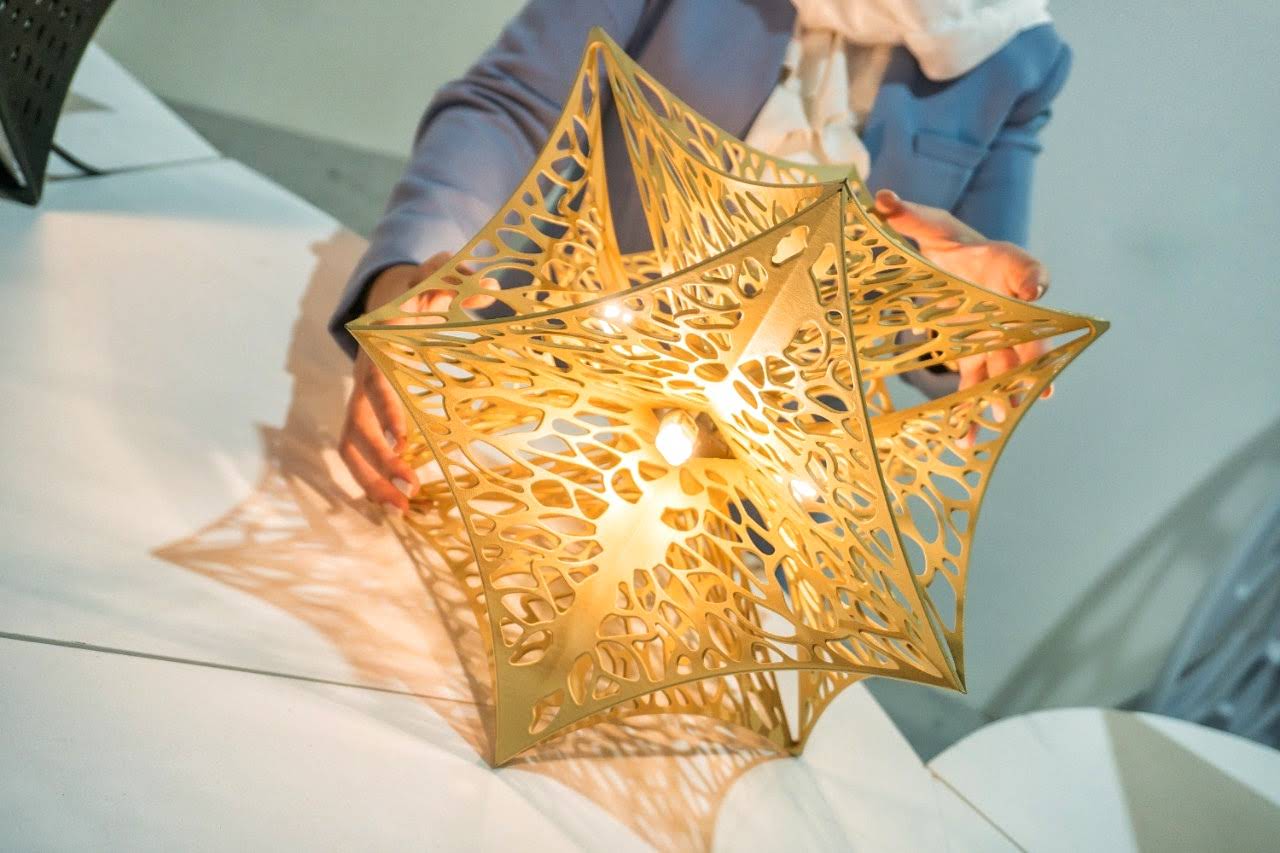 Chiroptera Lamp 2.0 | Award-Winning Limited Edition Sculptural 3D-Printed Lamp thumbnail 2