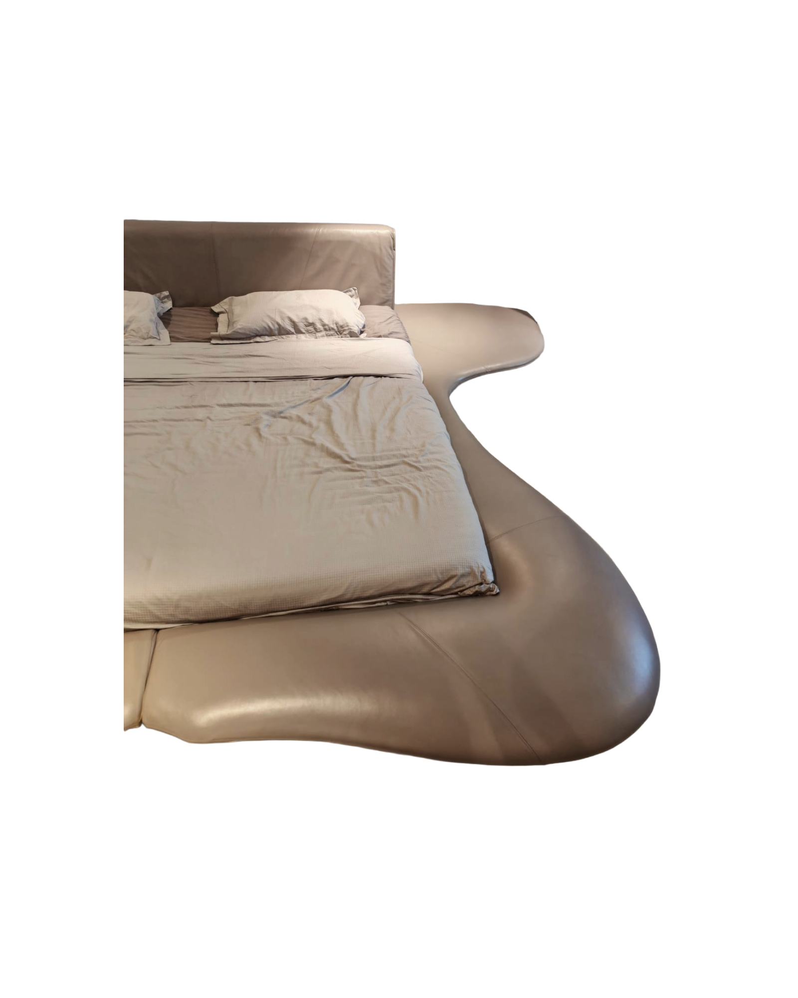 Flou “Grandpiano” Bed by Mario Bellini thumbnail 3