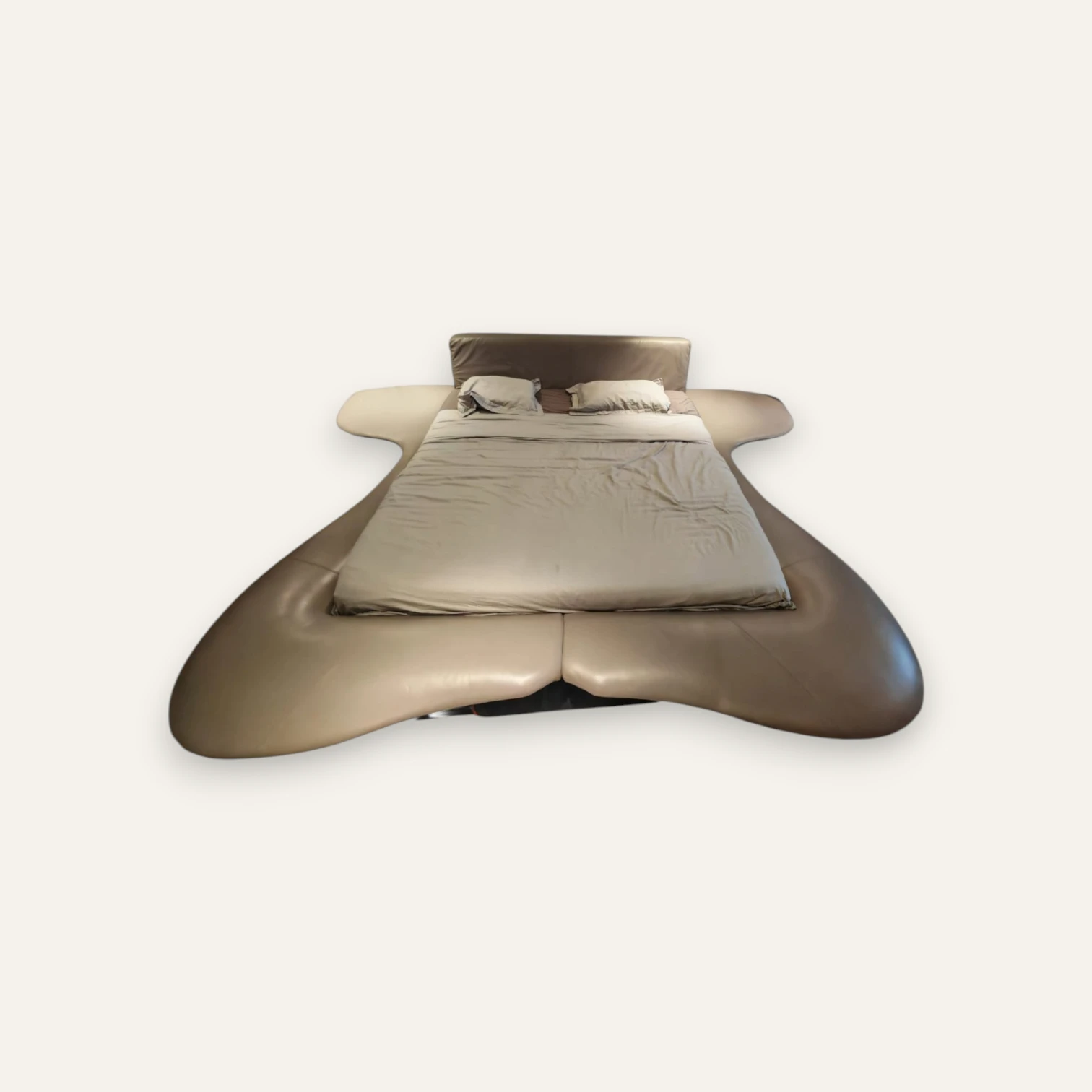 Flou “Grandpiano” Bed by Mario Bellini
