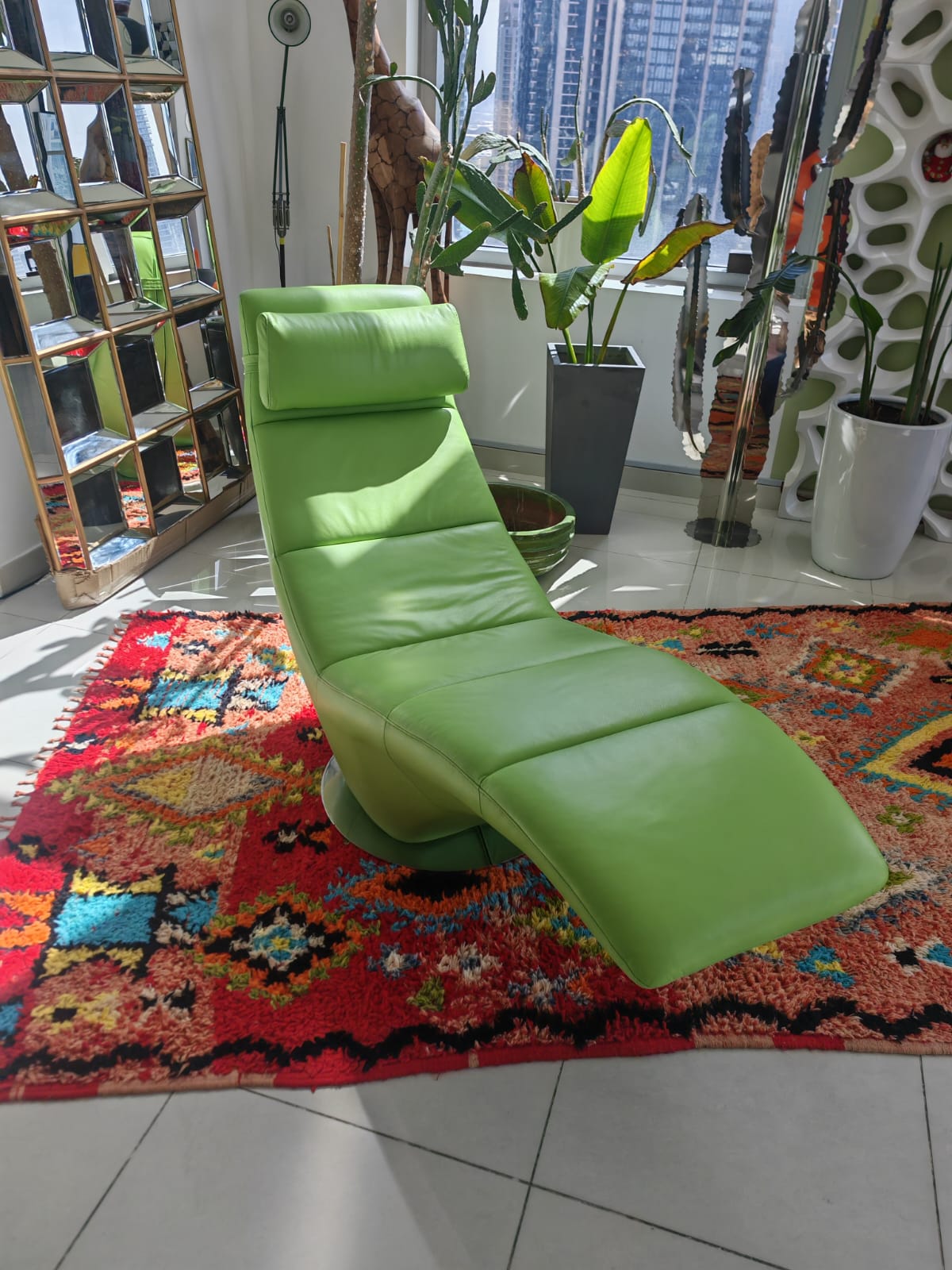 Lorenzo Green Leather Chaise Longue Lounge Chair thumbnail 5