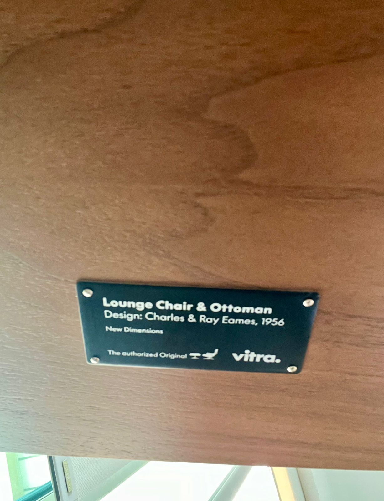 Eames Lounge Chair & Ottoman – Jade Leather | Vitra thumbnail 8