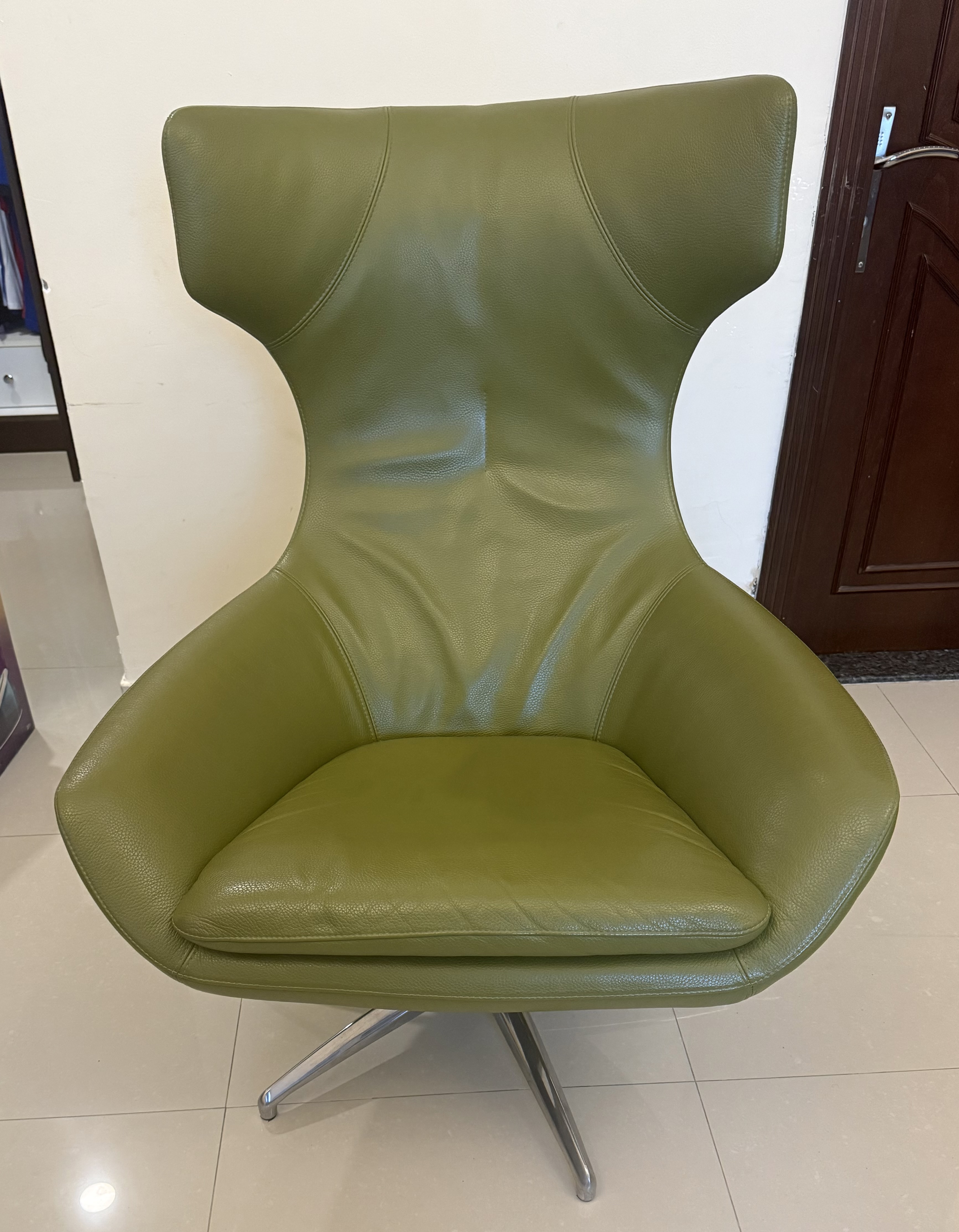 Leolux Caruzzo Swivel Armchair by Frans Schrofer – Olive Green Leather thumbnail 2