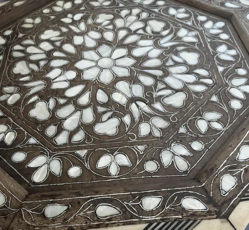 Ripple of Flowers Mother-of-Pearl Side Table thumbnail 3