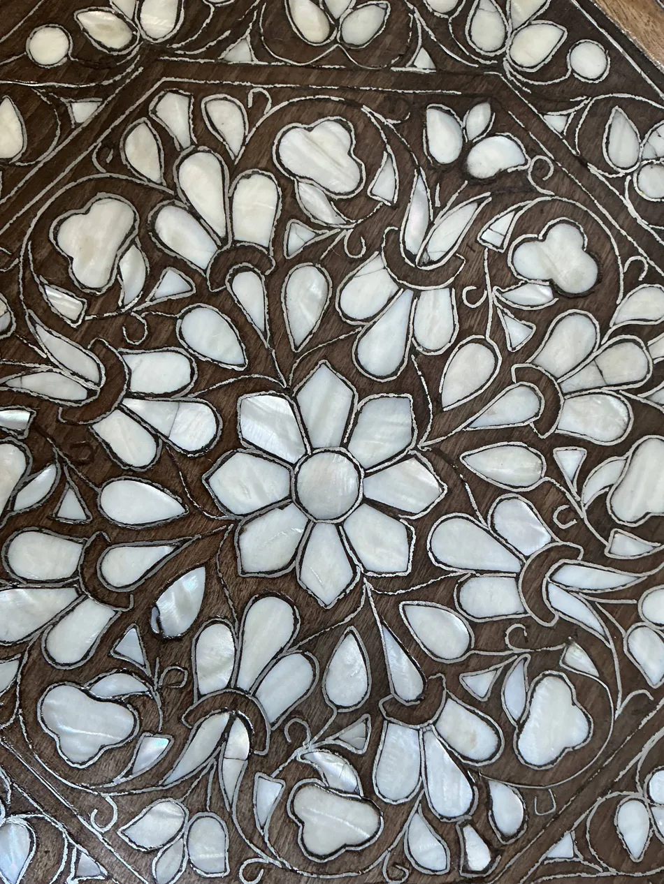Ripple of Flowers Mother-of-Pearl Side Table thumbnail 4