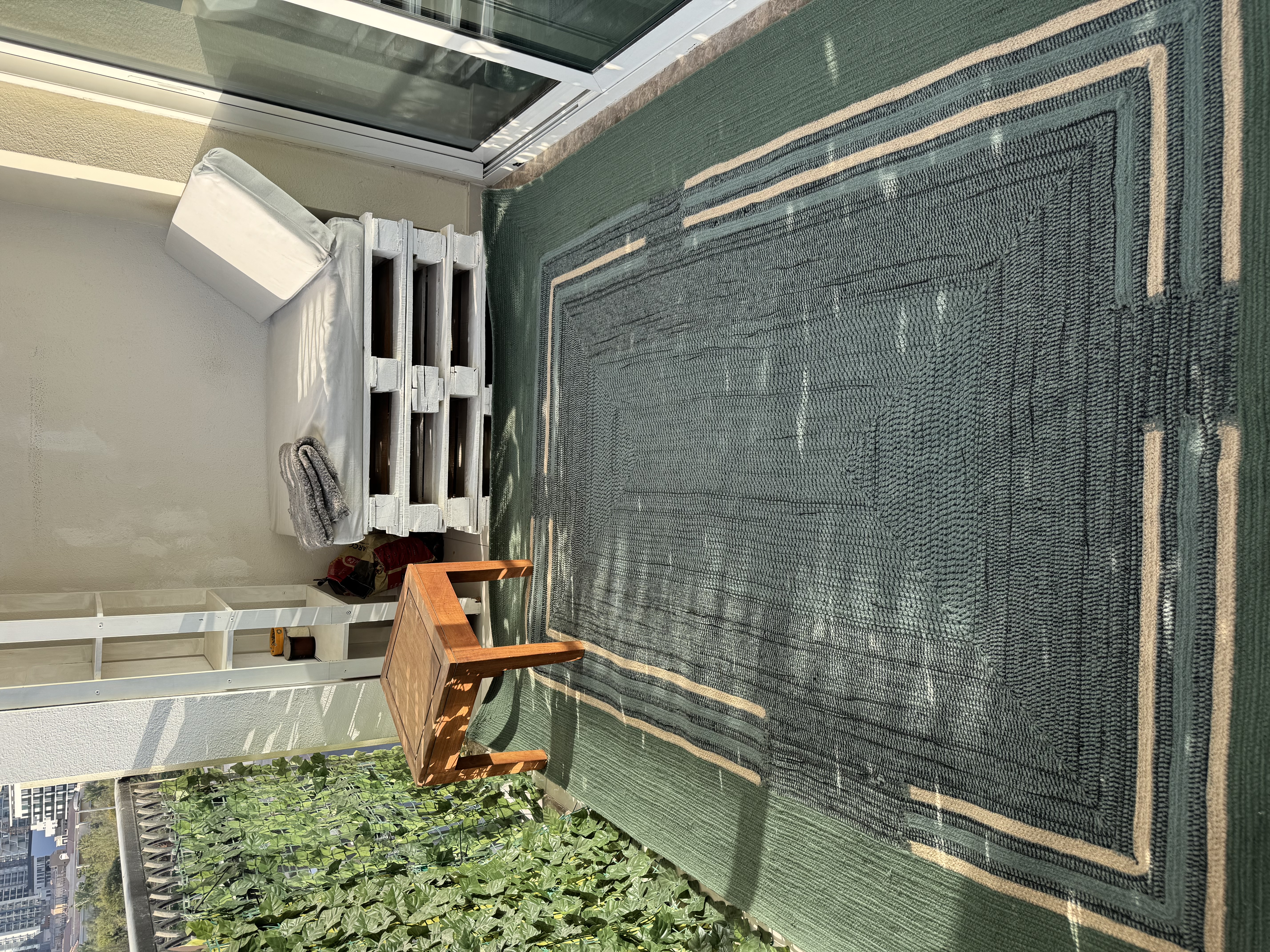 Élitis Disco Outdoor Rug – Sage Green thumbnail 3