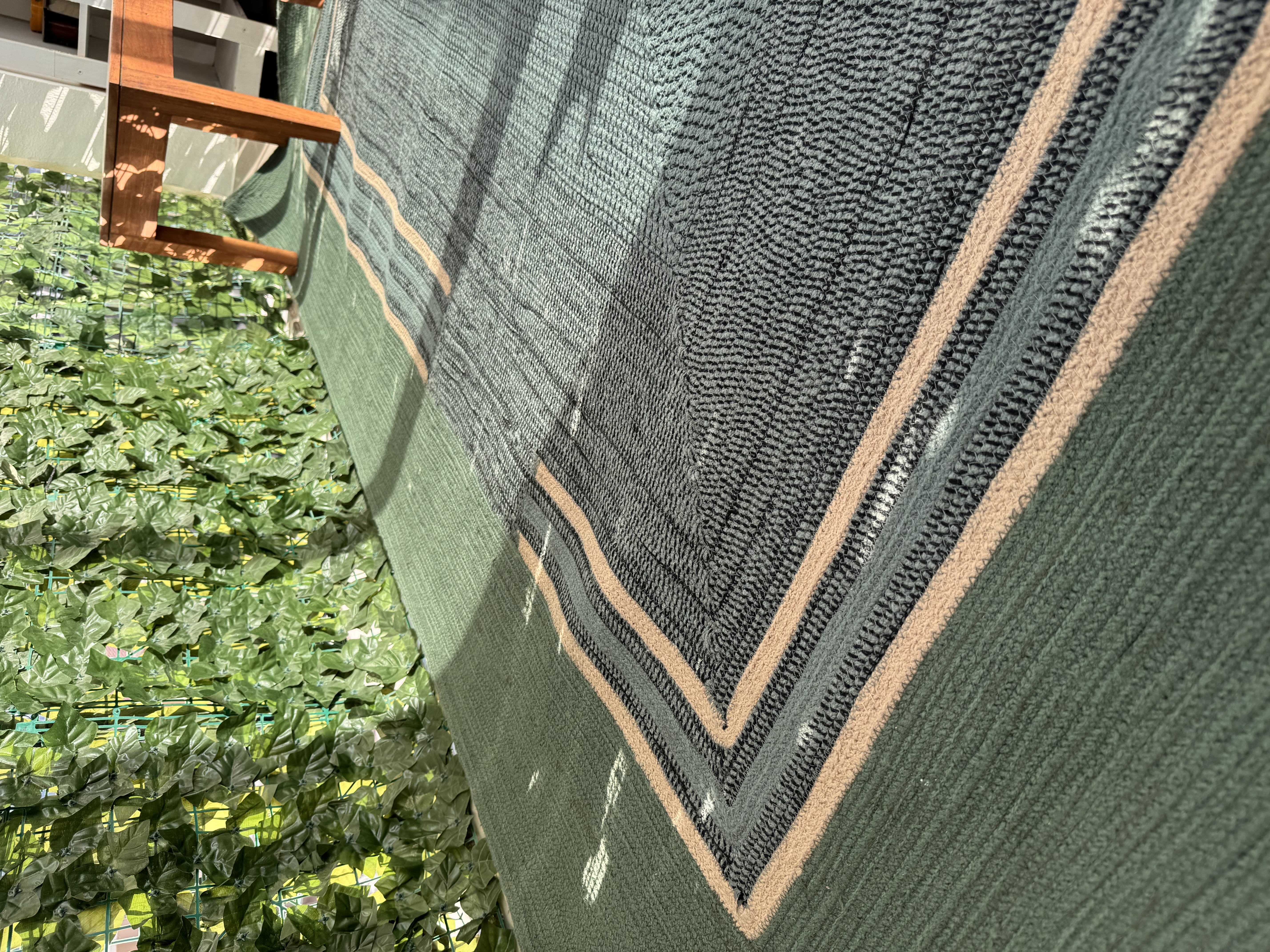 Élitis Disco Outdoor Rug – Sage Green thumbnail 5
