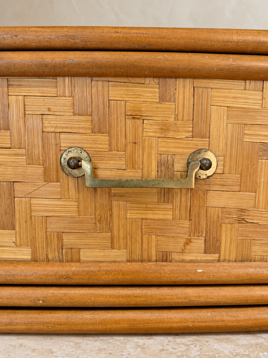 1970s Vintage Woven Bamboo Étagère Cabinet with Glass Shelf thumbnail 4