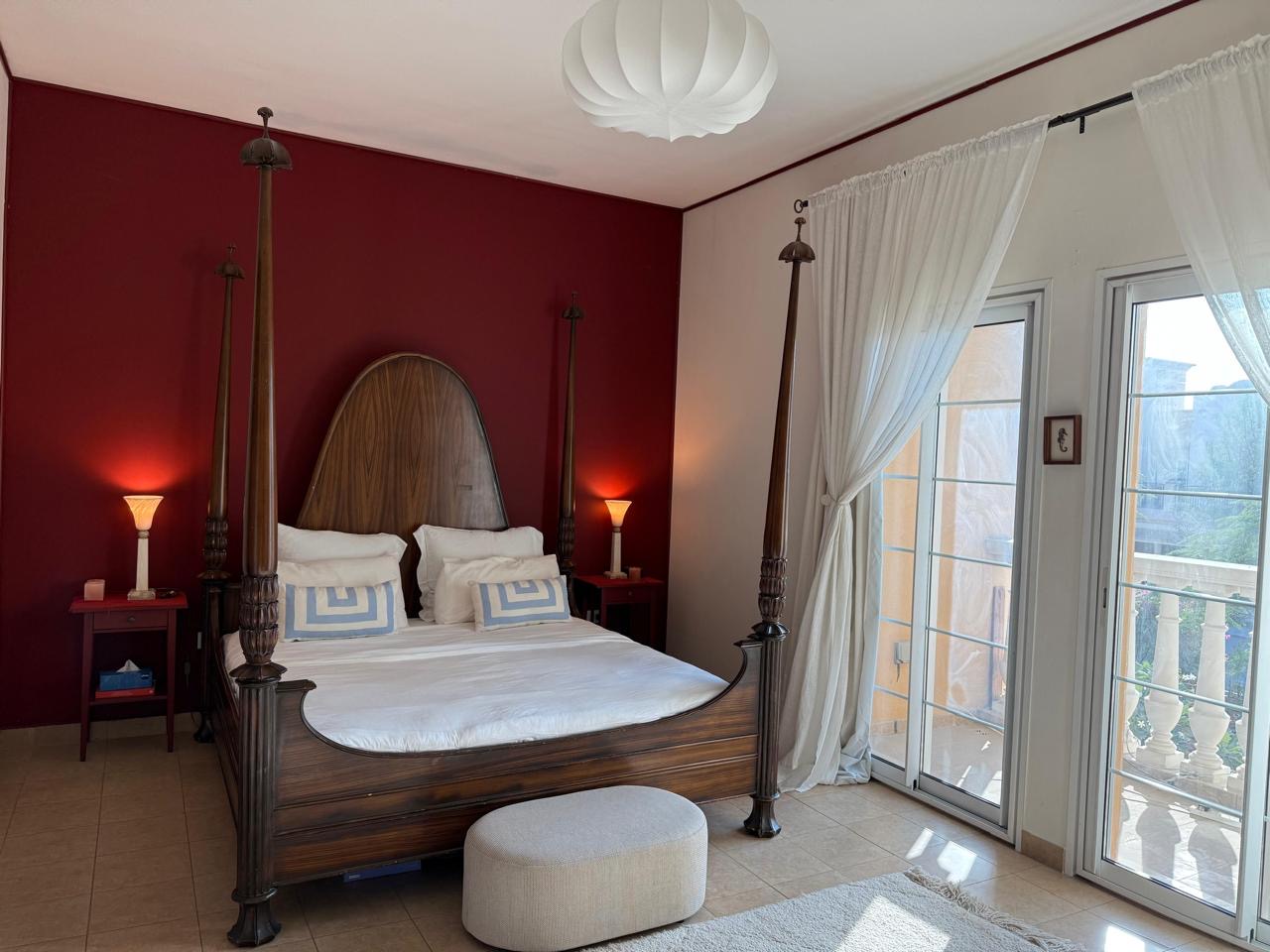 Vintage Gothic-Style Four-Poster King Bed thumbnail 2
